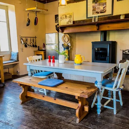 Сasa de vacaciones Charming Modernised Authentic Farmhouse In De Visa With Pool *